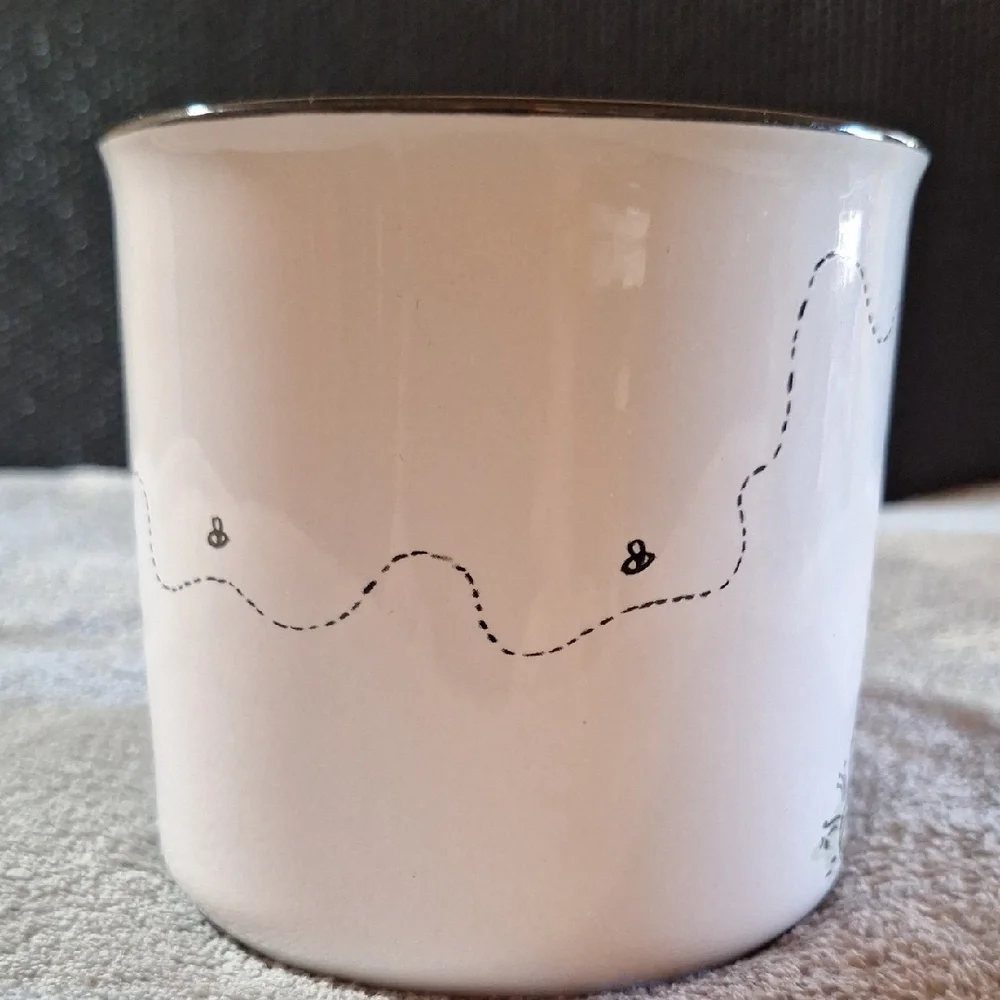 Disney Winnie the Pooh Off White Mug with Red Accents - Picture 4 of 6